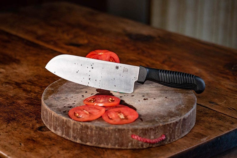 Spyderco سكين مطبخ سبايدركو سانتوكو بشفرة من الفولاذ المقاوم للصدأ MBS-26 بطول 6.8" ومقبض بولي بروبيلين أسود متين - حافة مستقيمة - K08PBK - Image 5